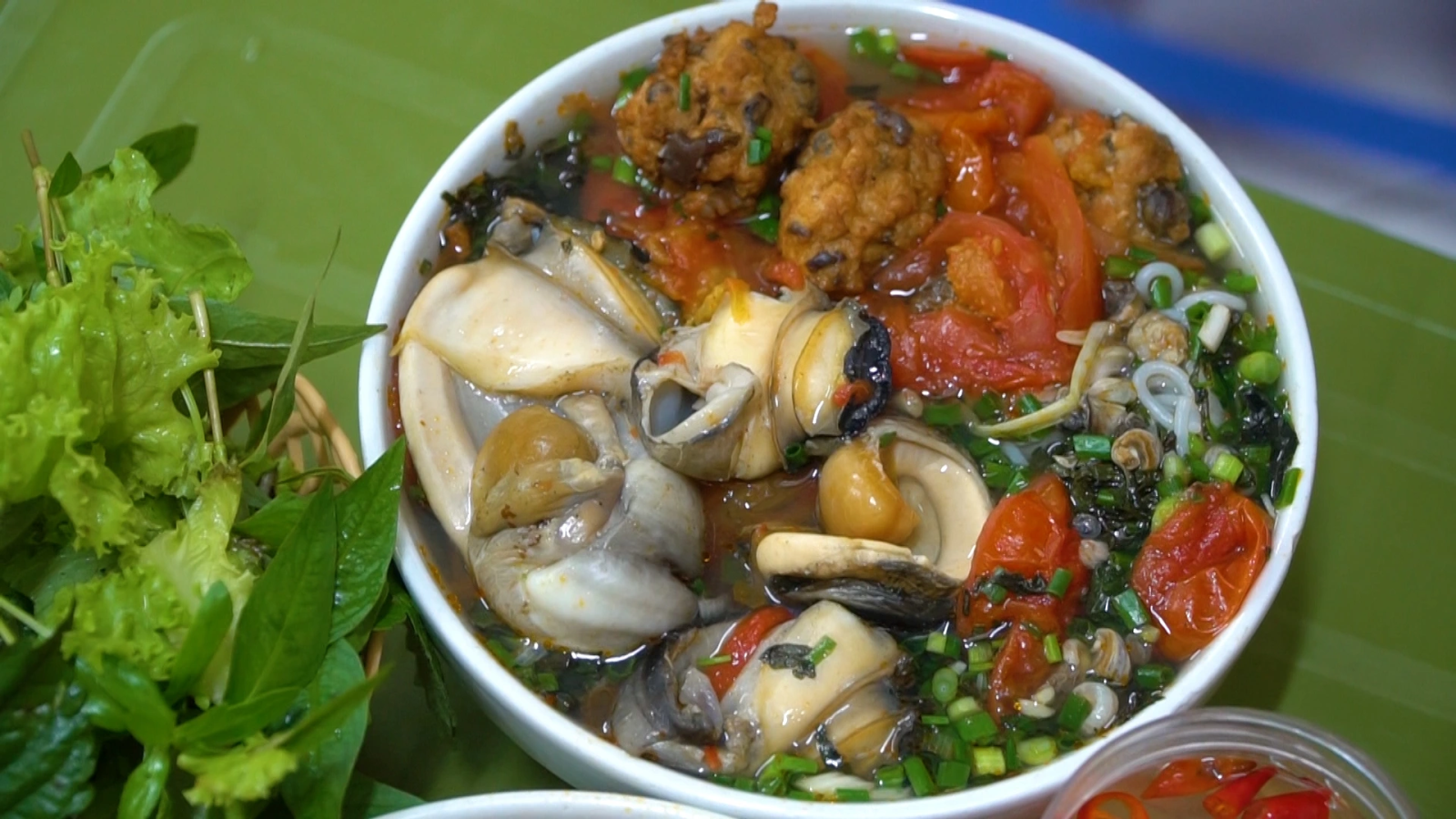 Ăn gì ở phố cổ Hà Nội - Bún ốc
