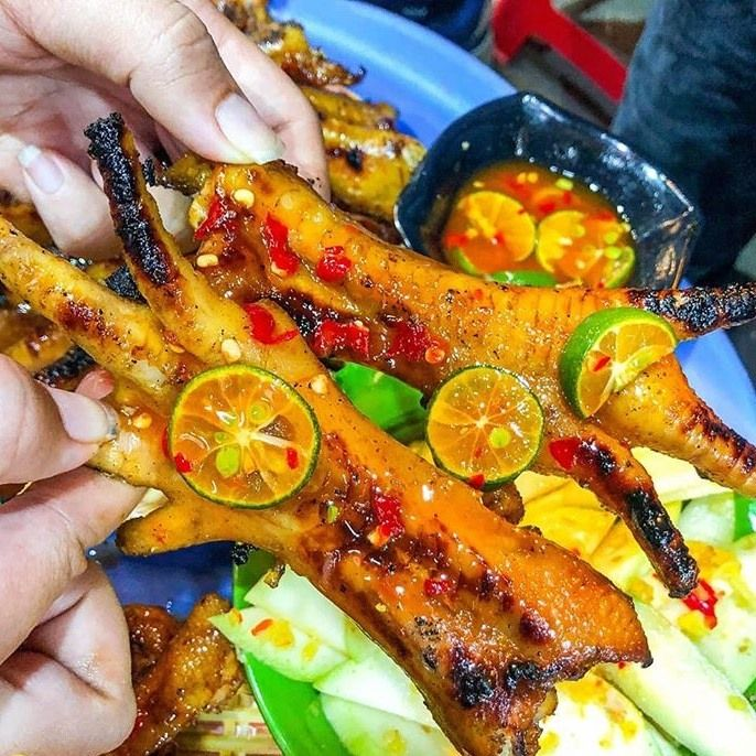 Ăn gì ở phố cổ Hà Nội - Chân gà nướng