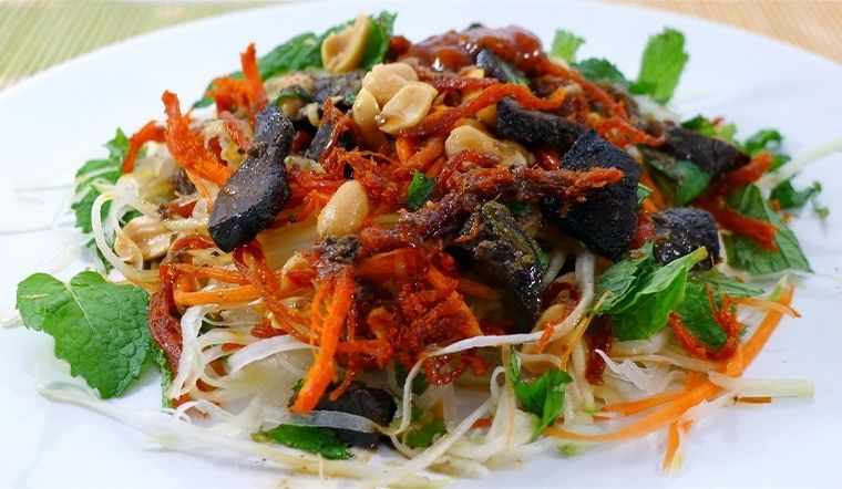 Ăn gì ở phố cổ Hà Nội - Nộm bò khô