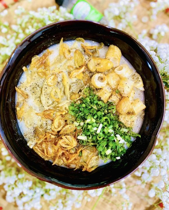 Ăn gì ở phố cổ Hà Nội - Cháo trai kèm quẩy