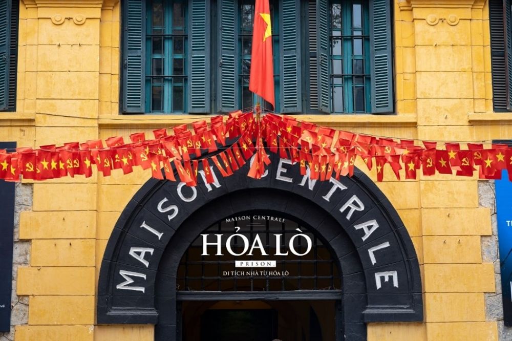 Nhà Tù Hỏa Lò hay còn biết đến với tên gọi Maison Centrale 