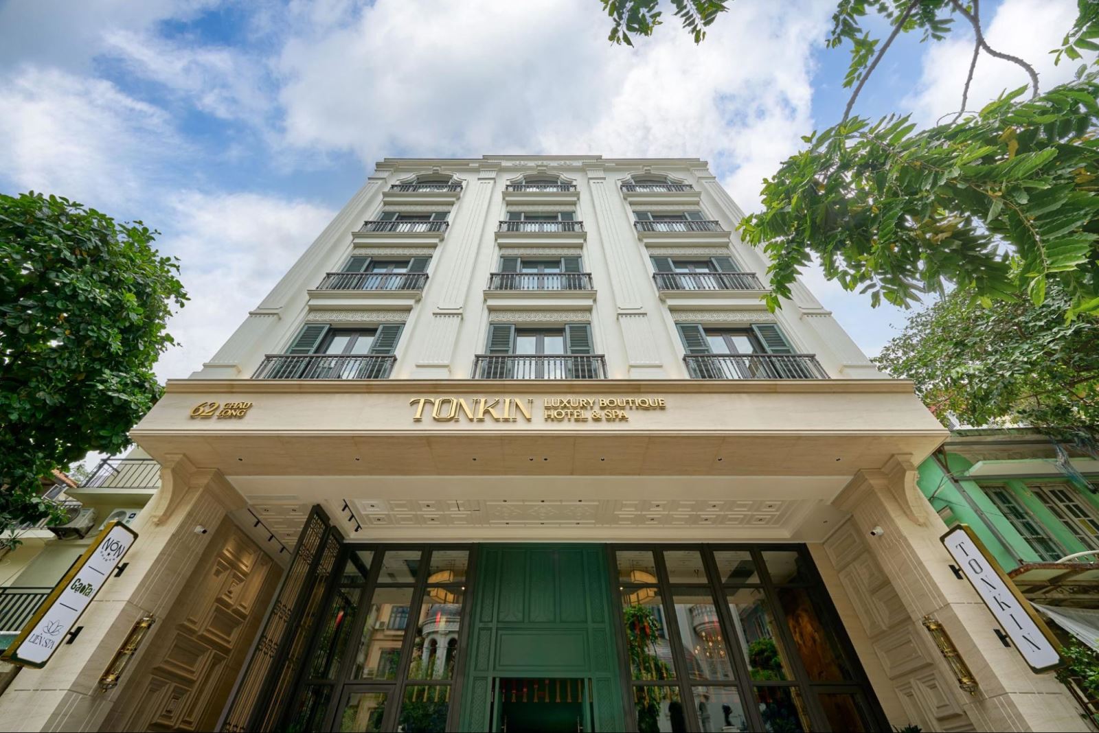 Book your stay and enjoy the best of Hanoi Old Quarter with comfort and style