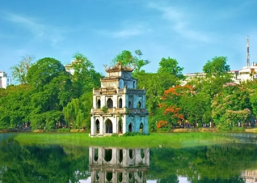 Tháp Rùa - biểu tượng linh thiêng giữa lòng hồ