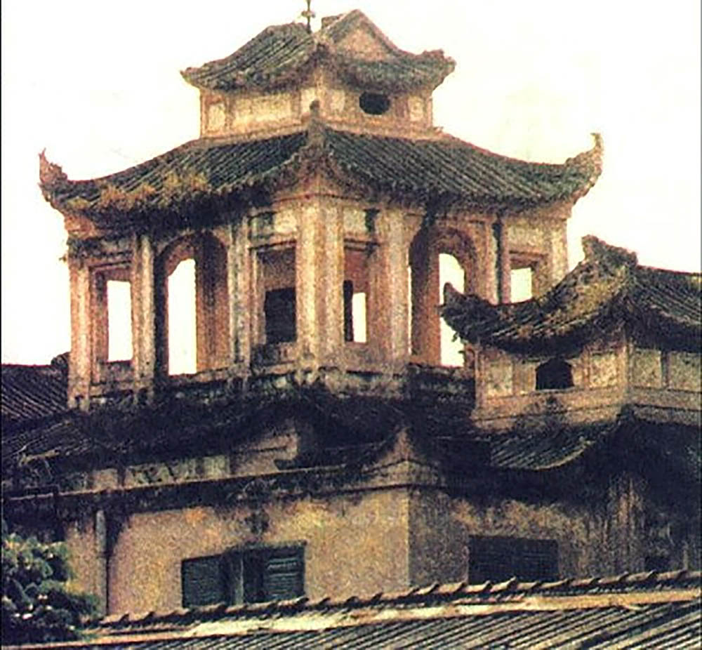 Hậu Lâu được vua Minh Mạng dựng vào tháng 10 năm 1821