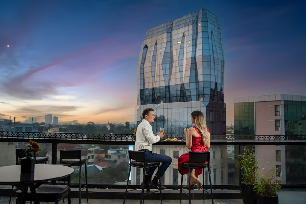 Nón Skybar at Tonkin Luxury Boutique Hotel & Spa