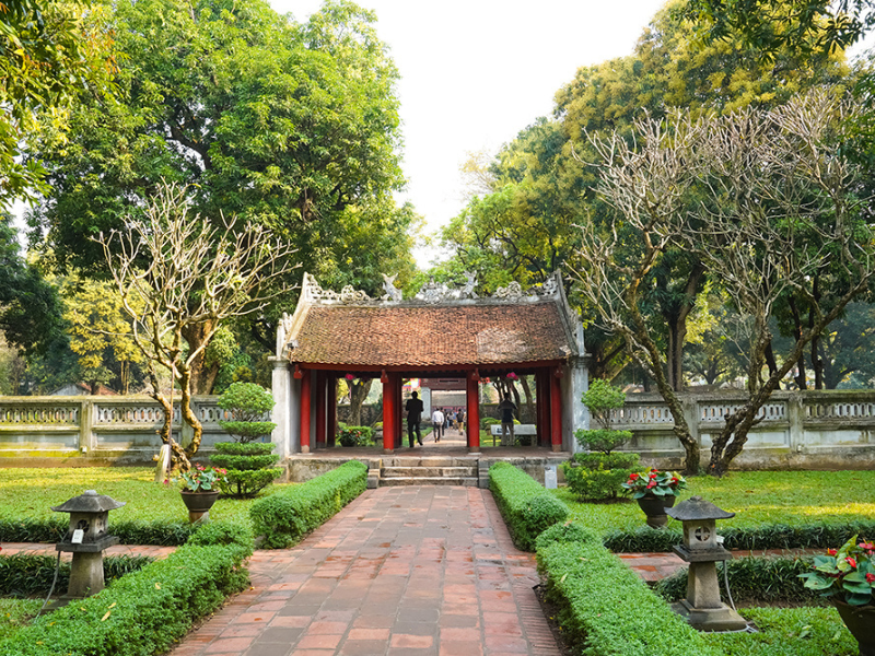 Dai Trung Gate