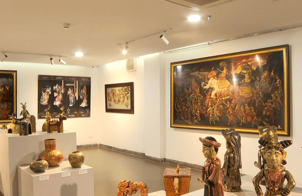 Tác phẩm nghệ thuật tại Bảo tàng Mỹ thuật Việt Nam Hà Nội 
