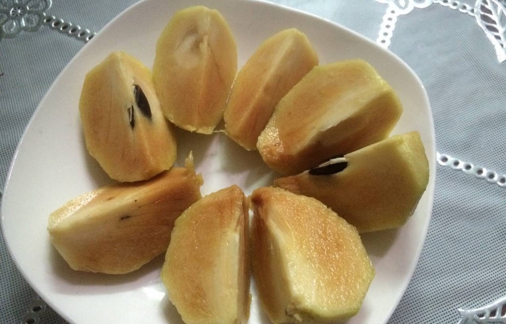 Xuan Dinh Sapodilla is specialty of Hanoi in winter