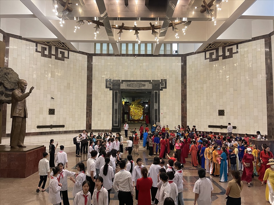 Hình ảnh bên trong Lăng Chủ tịch hồ Chí Minh