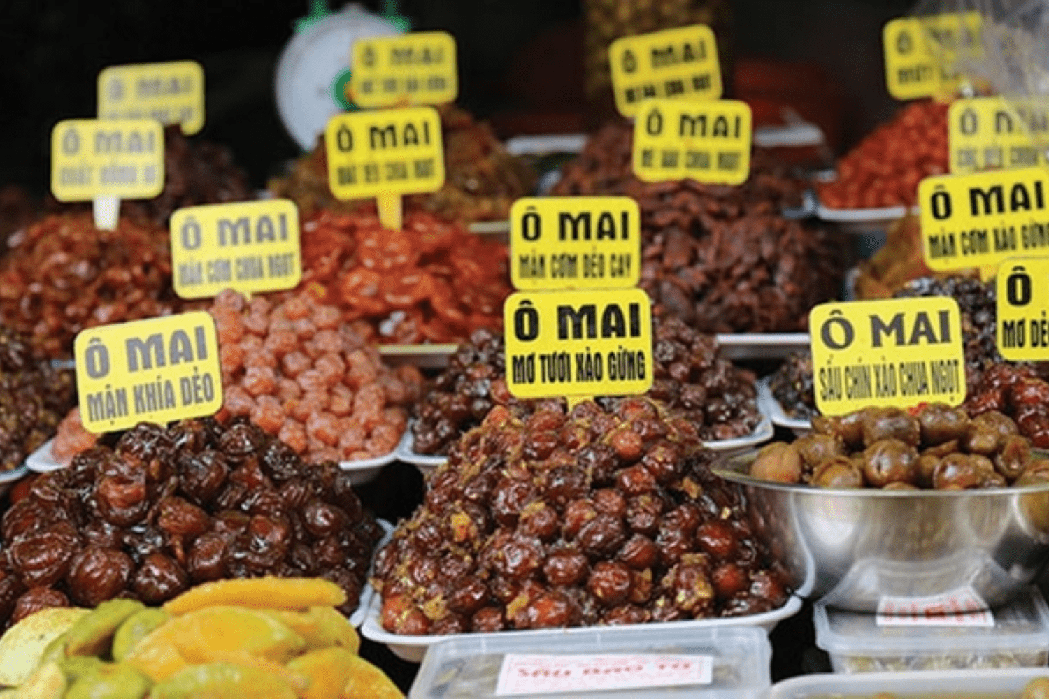 Ô mai Hàng Đường tại Hoàn Kiếm, Hà Nội (Nguồn: gia-hanoi)