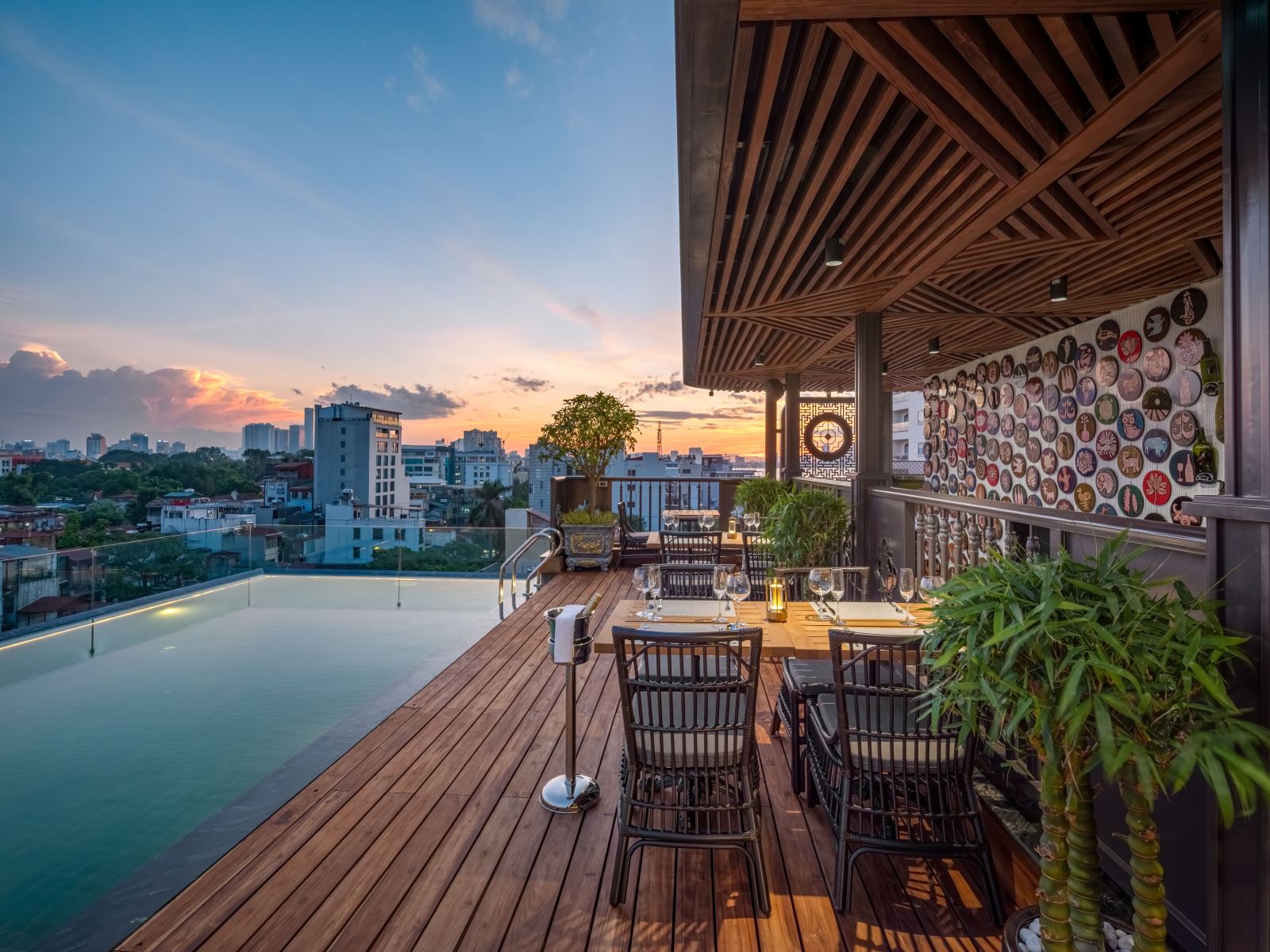 why is the pool bar hanoi worth visiting